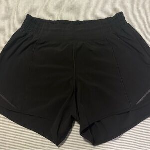 Lululemon Hotty Hot High-Rise Lined
Short 4"